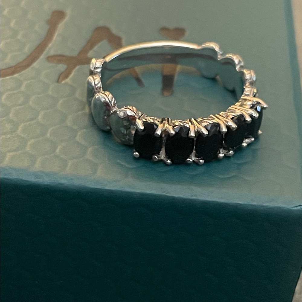 JAI 925 Sterling Silver Black Stone Ring Hearts on side!  SIZE 11. Perfect gift!